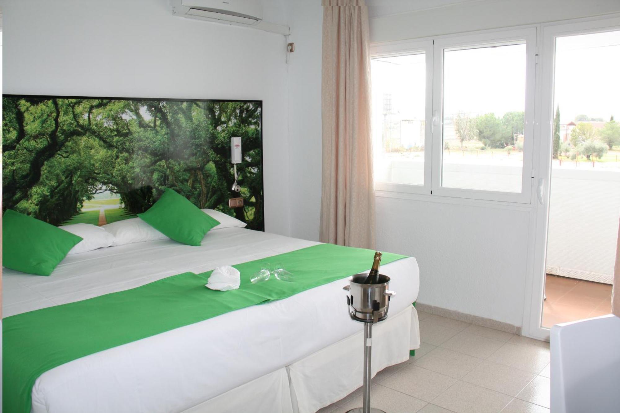 Hotel Hacienda Guadalquivir Cordova Esterno foto